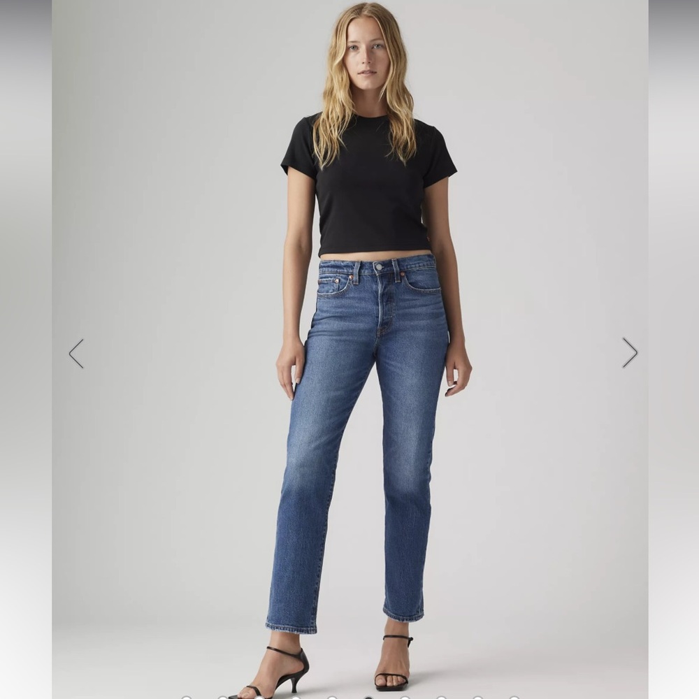 Levis Straight-Leg Ankle cut Jeans